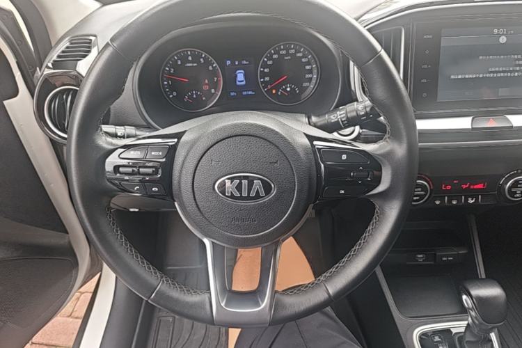 Used Kia kx1 Stonic 2019 1.4L Automatic Sport Edition China VI Steering Wheel