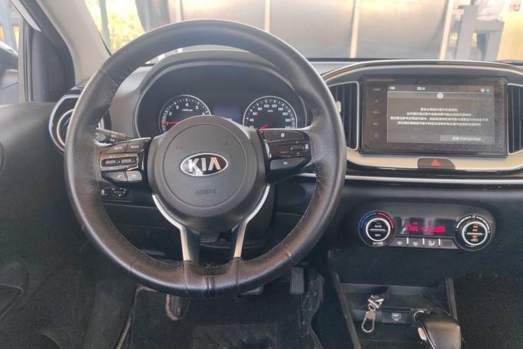 Used Kia kx1 Stonic 2019 1.4L Automatic Fashion Edition China VI Steering Wheel