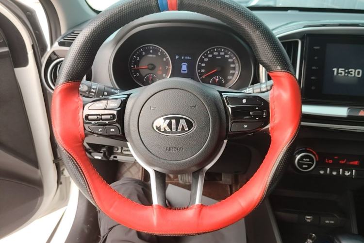 Used Kia kx1 Stonic 2019 1.4L Automatic Sport Edition China VI Steering Wheel