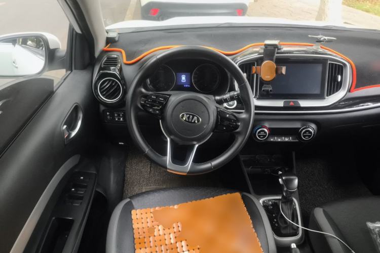 Used Kia kx1 Stonic 2019 1.4L Automatic Fun Edition China VI Steering Wheel
