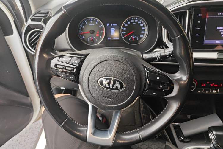 Used Kia kx1 Stonic 2019 1.4L Automatic Fun Edition China V Standard Steering Wheel