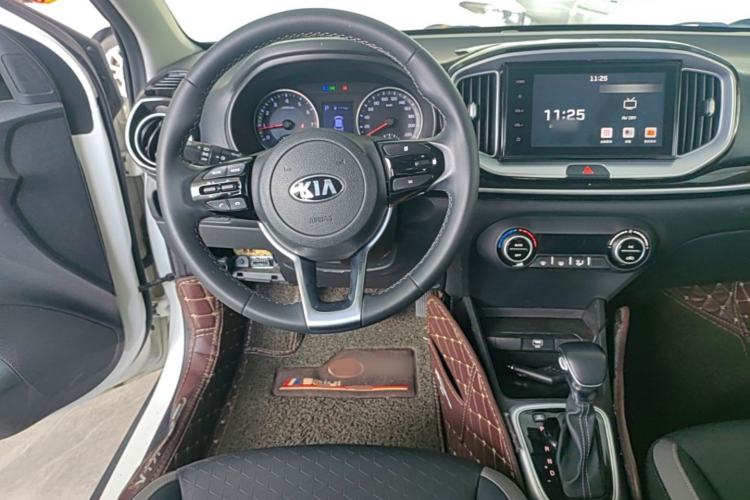 Used Kia kx1 Stonic 2019 1.4L Automatic Sport Edition China VI Steering Wheel