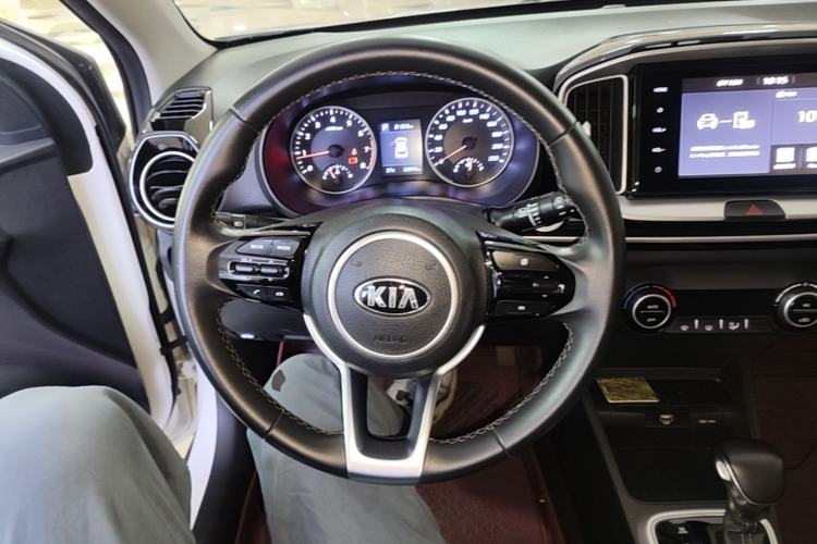 Used Kia kx1 Stonic 2019 1.4L Automatic Fun Edition China VI Steering Wheel