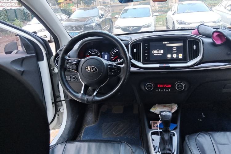 Used Kia kx1 Stonic 2019 1.4L Automatic Sport Edition China VI Steering Wheel