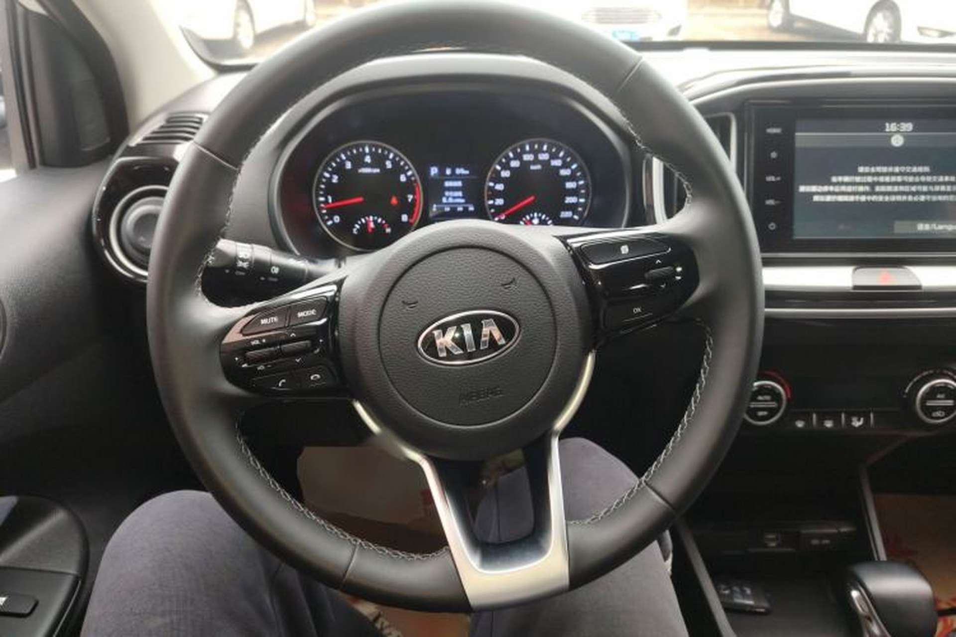 Used Kia kx1 Stonic 2019 1.4L Automatic Fun Edition China V Standard Steering Wheel