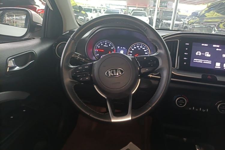 Used Kia kx1 Stonic 2019 1.4L Automatic Sport Edition China VI Steering Wheel