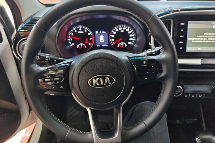 Used Kia kx1 Stonic 2019 1.4L Automatic Sport Edition China VI Steering Wheel