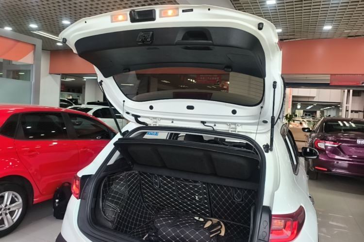 Used Kia kx1 Stonic 2019 1.4L Automatic Sport Edition China VI Trunk