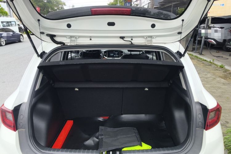 Used Kia kx1 Stonic 2019 1.4L Automatic Fun Edition China VI Trunk