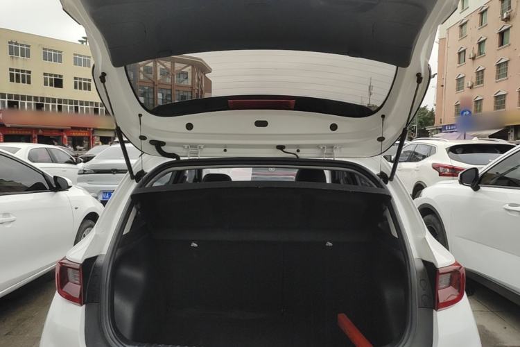 Used Kia kx1 Stonic 2019 1.4L Automatic Fun Edition China VI Trunk