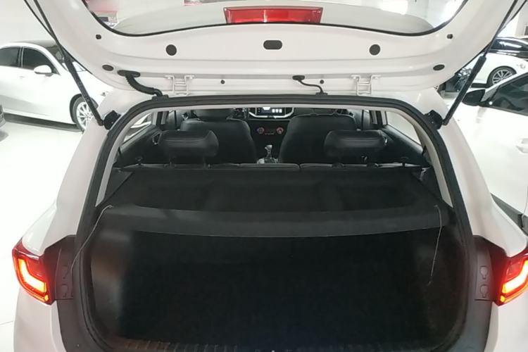 Used Kia kx1 Stonic 2019 1.4L Automatic Sport Edition China VI Trunk