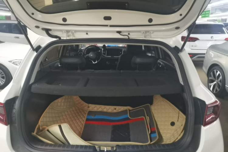 Used Kia kx1 Stonic 2019 1.4L Automatic Fun Edition China VI Trunk