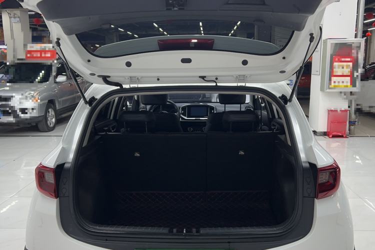 Used Kia kx1 Stonic 2019 1.4L Automatic Sport Edition China VI Trunk
