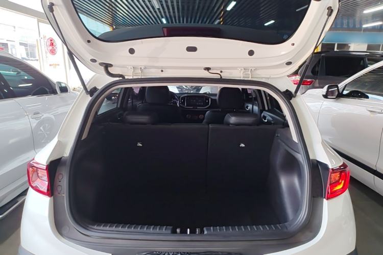 Used Kia kx1 Stonic 2019 1.4L Automatic Fun Edition China VI Trunk