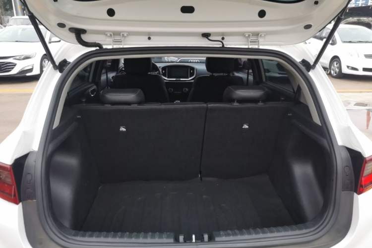 Used Kia kx1 Stonic 2019 1.4L Automatic Fun Edition China VI Trunk