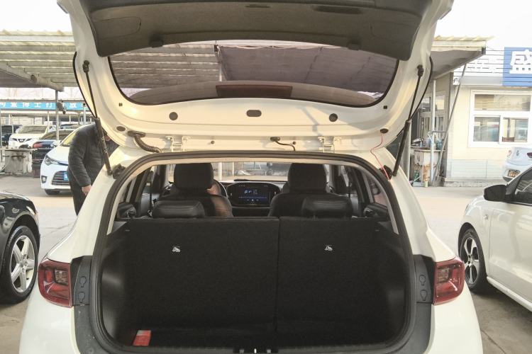 Used Kia kx1 Stonic 2019 1.4L Manual Fun Edition China VI Standard Trunk