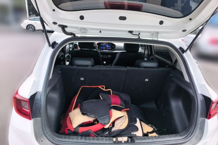 Used Kia kx1 Stonic 2019 1.4L Manual Fun Edition China VI Standard Trunk