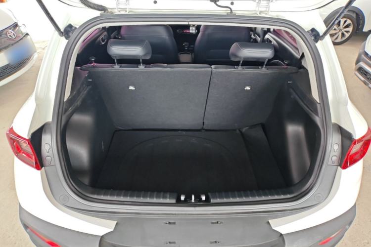 Used Kia kx1 Stonic 2019 1.4L Automatic Sport Edition China VI Trunk