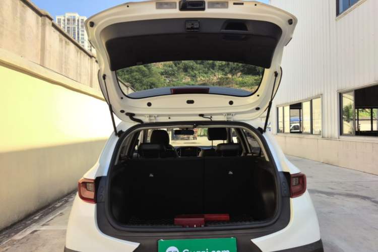 Used Kia kx1 Stonic 2019 1.4L Automatic Fun Edition China VI Trunk
