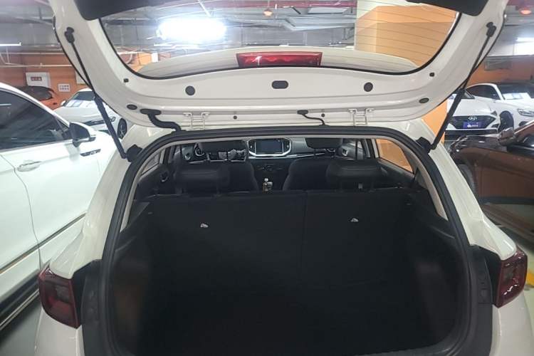 Used Kia kx1 Stonic 2019 1.4L Automatic Fun Edition China VI Trunk