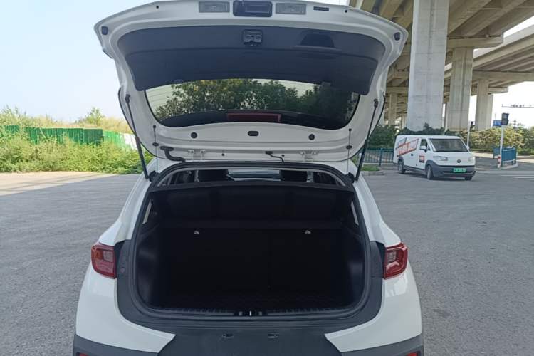 Used Kia kx1 Stonic 2019 1.4L Automatic Sport Edition China VI Trunk
