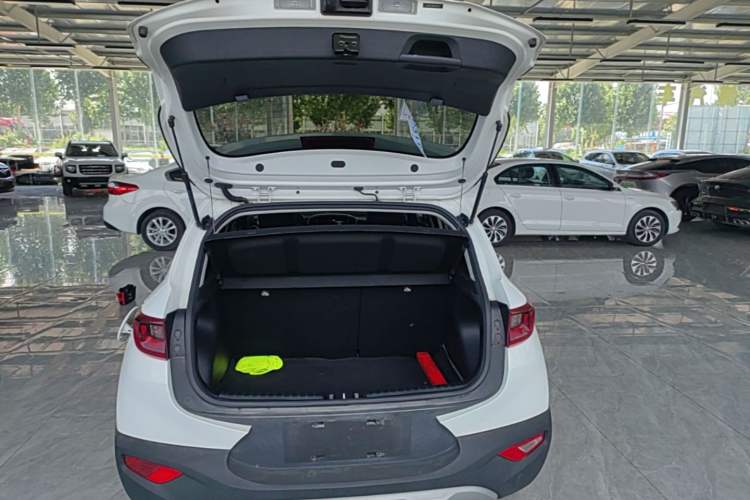 Used Kia kx1 Stonic 2019 1.4L Automatic Sport Edition China VI Trunk