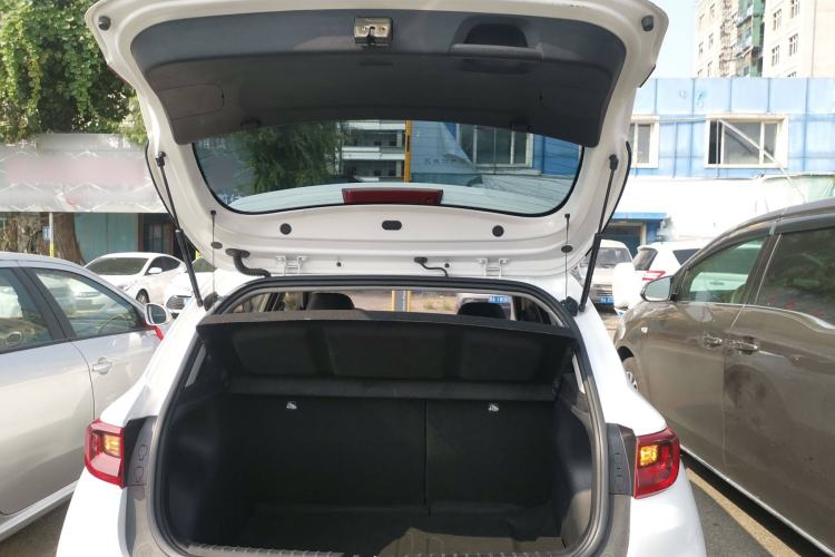 Used Kia kx1 Stonic 2019 1.4L Manual Fun Edition China VI Standard Trunk