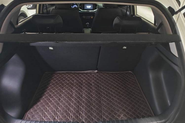 Used Kia kx1 Stonic 2019 1.4L Automatic Sport Edition China VI Trunk