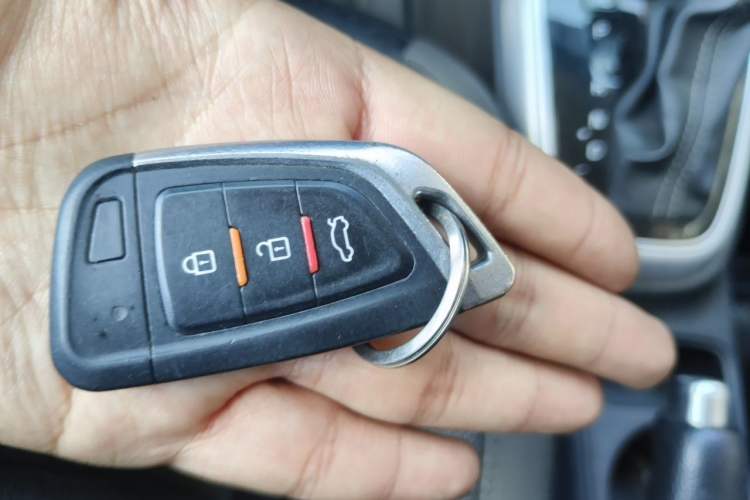 Used Kia kx1 Stonic 2019 1.4L Automatic Fun Edition China VI Vehicle Key