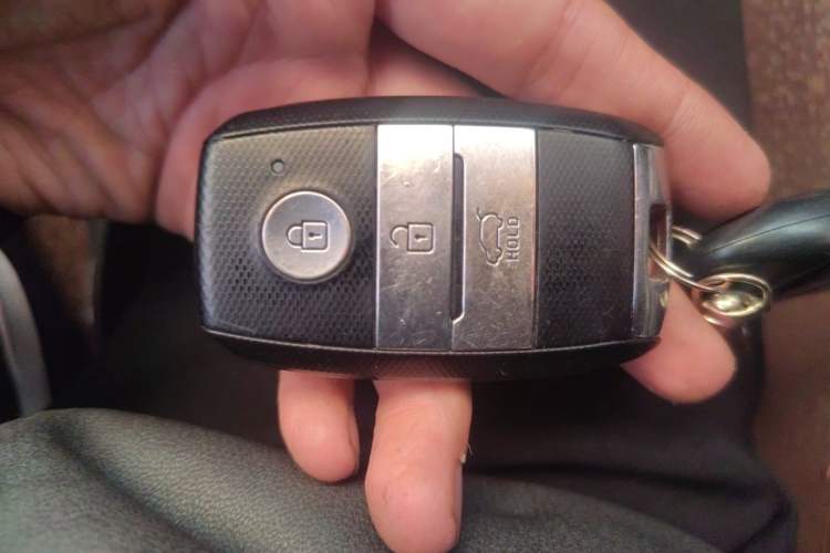 Used Kia kx1 Stonic 2019 1.4L Automatic Fun Edition China VI Vehicle Key