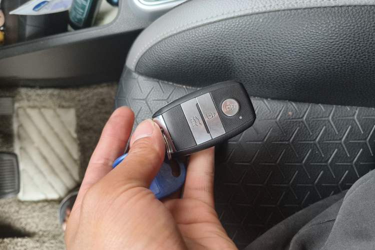 Used Kia kx1 Stonic 2019 1.4L Automatic Fun Edition China VI Vehicle Key