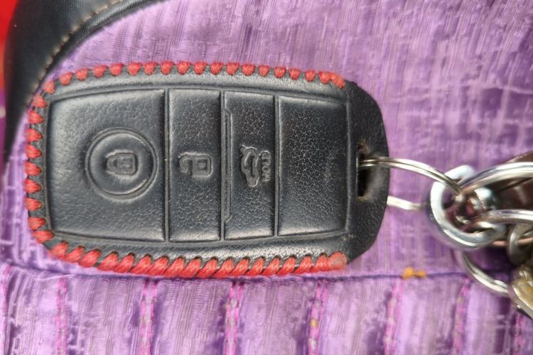 Used Kia kx1 Stonic 2019 1.4L Automatic Fun Edition China V Standard Vehicle Key