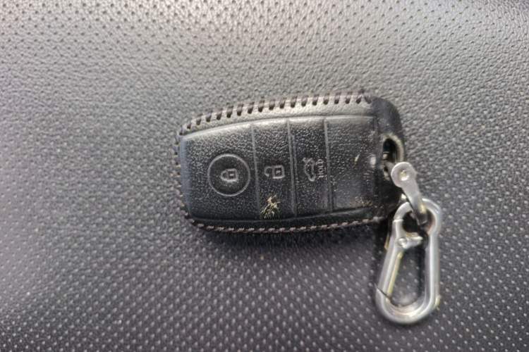 Used Kia kx1 Stonic 2019 1.4L Automatic Fun Edition China VI Vehicle Key