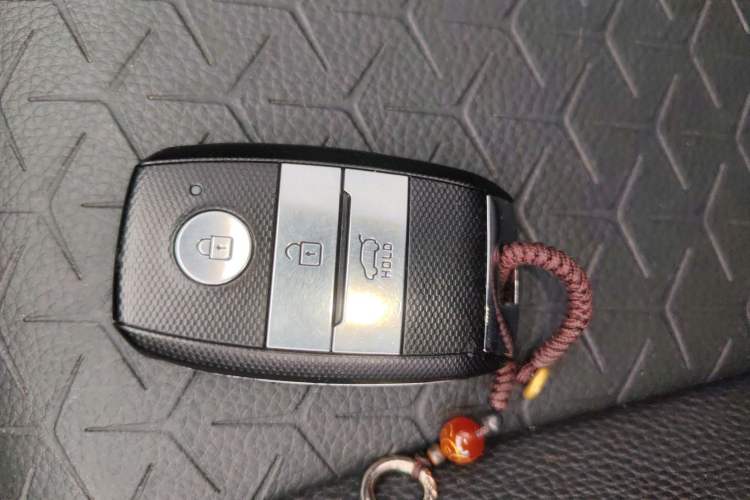 Used Kia kx1 Stonic 2019 1.4L Automatic Sport Edition China VI Vehicle Key