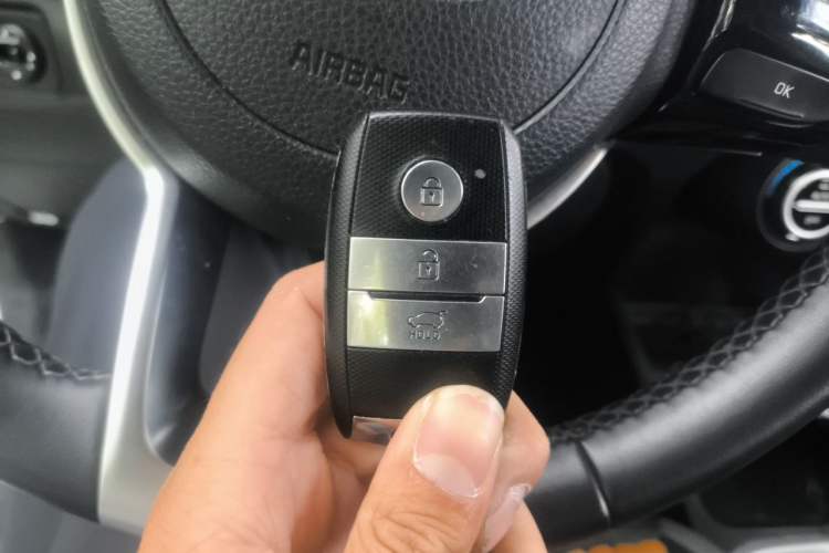 Used Kia kx1 Stonic 2019 1.4L Automatic Fun Edition China VI Vehicle Key