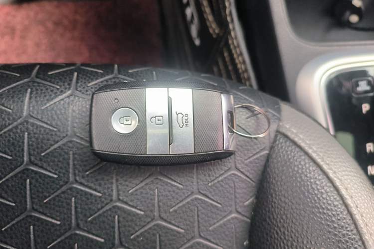 Used Kia kx1 Stonic 2019 1.4L Automatic Fun Edition China V Standard Vehicle Key