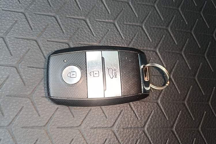 Used Kia kx1 Stonic 2019 1.4L Automatic Sport Edition China VI Vehicle Key