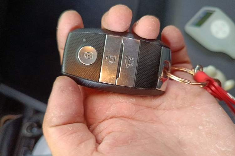 Used Kia kx1 Stonic 2019 1.4L Automatic Fun Edition China VI Vehicle Key