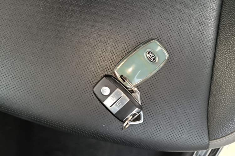 Used Kia kx1 Stonic 2019 1.4L Automatic Fun Edition China VI Vehicle Key