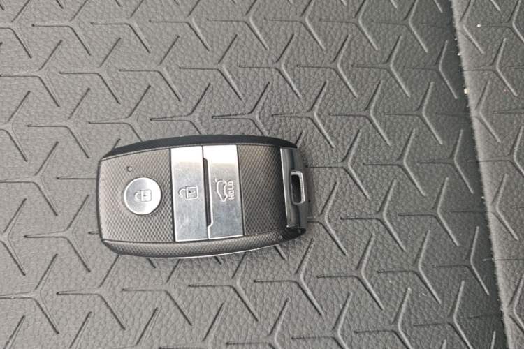 Used Kia kx1 Stonic 2019 1.4L Automatic Fun Edition China V Standard Vehicle Key