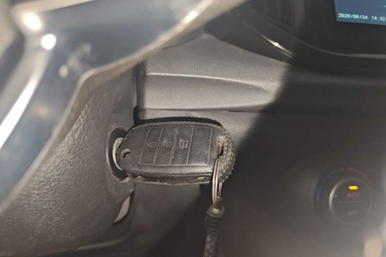 Used Kia kx1 Stonic 2019 1.4L Manual Fun Edition China VI Standard Vehicle Key