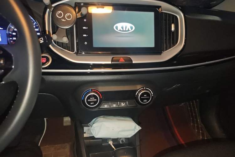 Used Kia kx1 Stonic 2019 1.4L Automatic Fun Edition China V Standard Audio And AC Panel
