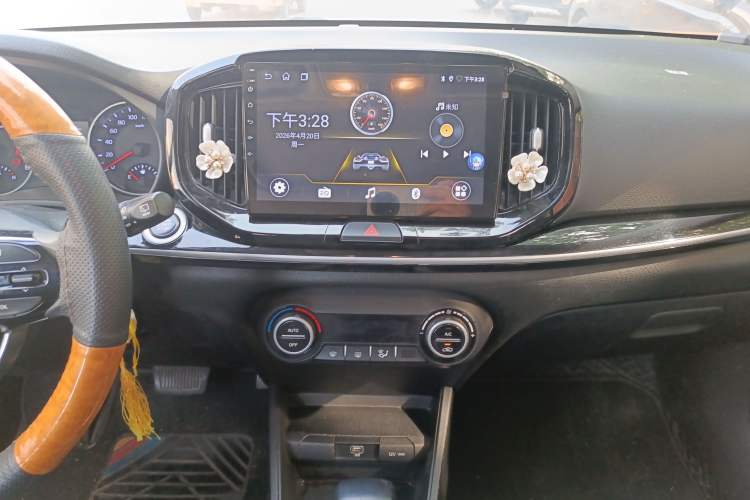 Used Kia kx1 Stonic 2019 1.4L Automatic Fun Edition China VI Audio And AC Panel