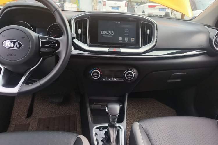 Used Kia kx1 Stonic 2019 1.4L Automatic Sport Edition China VI Audio And AC Panel