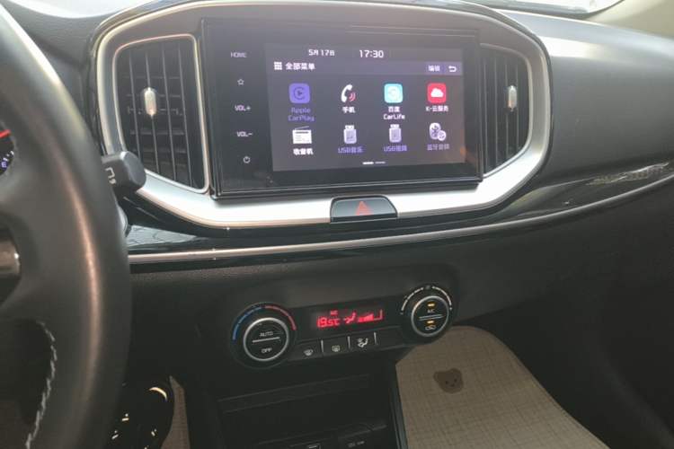 Used Kia kx1 Stonic 2019 1.4L Automatic Fun Edition China V Standard Audio And AC Panel