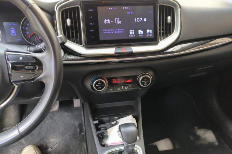 Used Kia kx1 Stonic 2019 1.4L Automatic Fun Edition China V Standard Audio And AC Panel