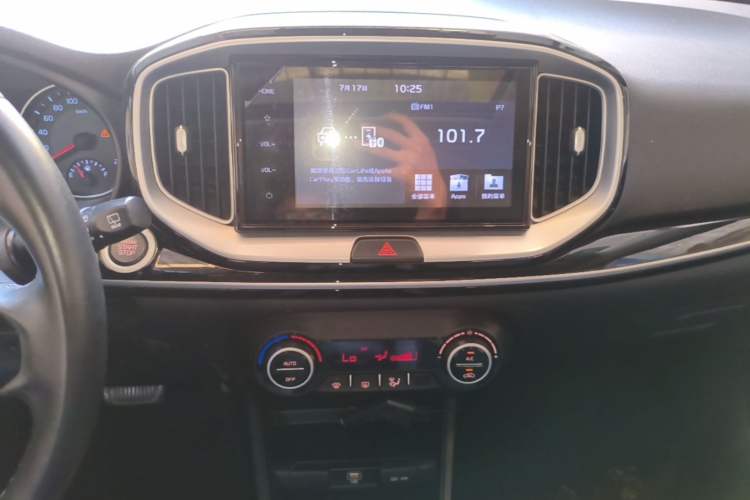 Used Kia kx1 Stonic 2019 1.4L Automatic Sport Edition China VI Audio And AC Panel