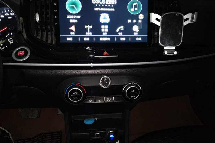 Used Kia kx1 Stonic 2019 1.4L Automatic Fashion Edition China VI Audio And AC Panel