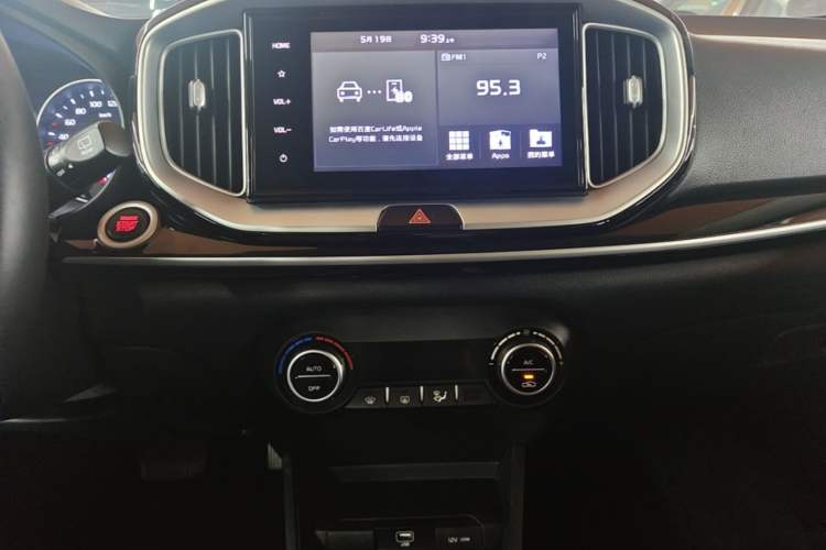 Used Kia kx1 Stonic 2019 1.4L Automatic Sport Edition China VI Audio And AC Panel
