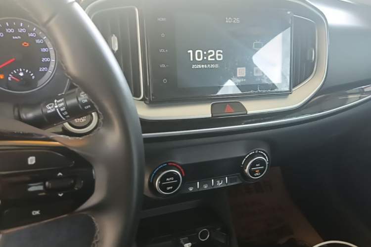 Used Kia kx1 Stonic 2019 1.4L Automatic Sport Edition China VI Audio And AC Panel